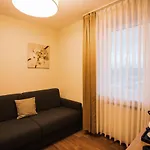 Отель & Restaurant Rizzelli Superior Нойштадт-ан-дер-Айш
