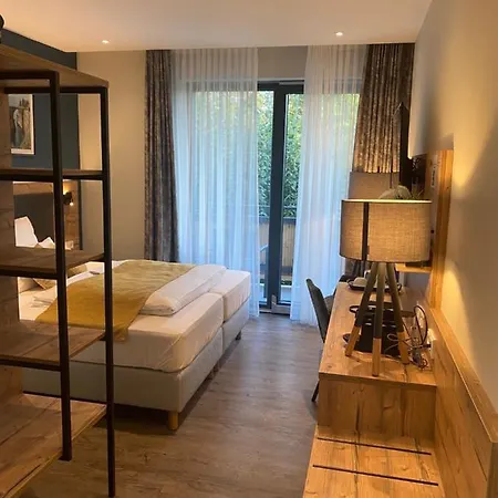 Hotel & Restaurant Rizzelli Superior فندق نويشتات أن در آيش