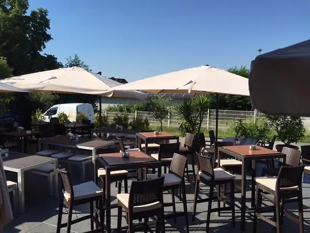 瑞泽里高级酒店及餐厅